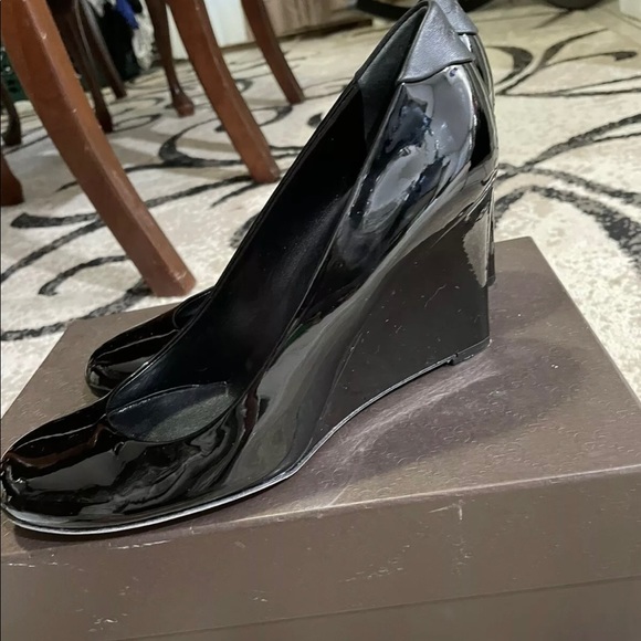 Gucci Black Round Toe Patent Leather Wedges - Size Women's 38.5 Authenticated! - Picture 5 of 10